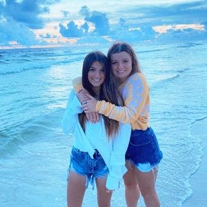 Meet your Posher, Alivia